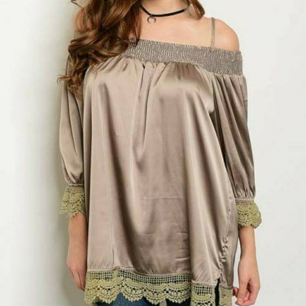 Off Shoulder blouse